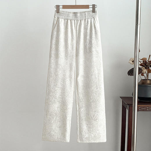 WY9816#新款冬季保暖裤钻石绒竹叶压花加绒加厚直筒裤简约百搭休闲裤女裤 商品图3