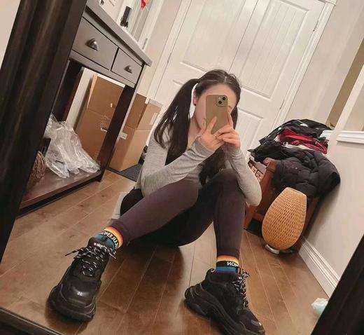 Lulu袜子一年四季的时尚单品绝对少不了它袜子虽然是必须品，但是整体的造型搭配也很重要（CO） 商品图8