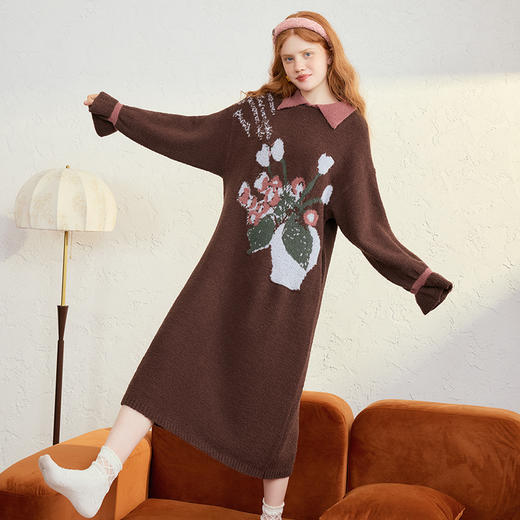 两三事 花神恋语 2024冬季新款复古花卉图案翻领半边绒家居服睡裙 商品图1