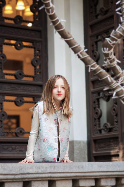 下架|盛唐牡丹|儿童系列|Kids 蝶鲤知趣对襟马甲 商品图0