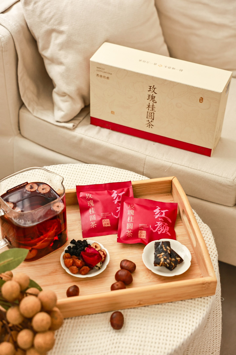 红枣桂圆玫瑰桑葚茶
