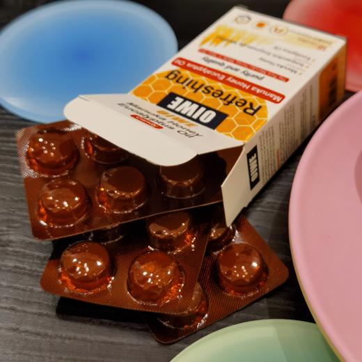 [屁侠推荐]美国OIWE 多重植物精华 呵护肺健康 麦卢卡蜂蜜桉叶油糖果 36g/盒  商品图0