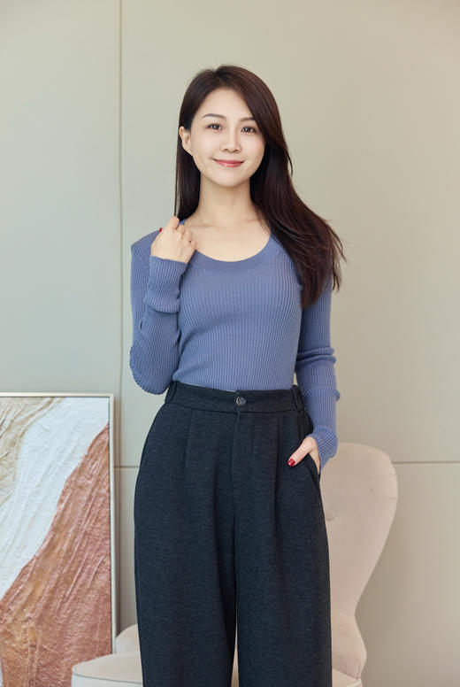 亲肤有型U领羊毛打底衫 商品图0