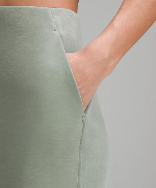 黑五好折！lululemon Softstreme 高腰开叉中裙 商品图9