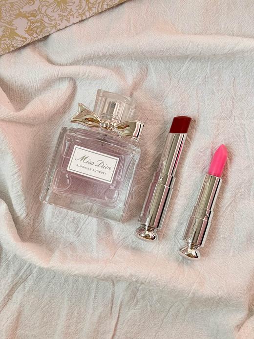 B120325复古摩登的限定包装！满满都是热烈浪漫的爱意～香水口红白金礼盒 商品图5