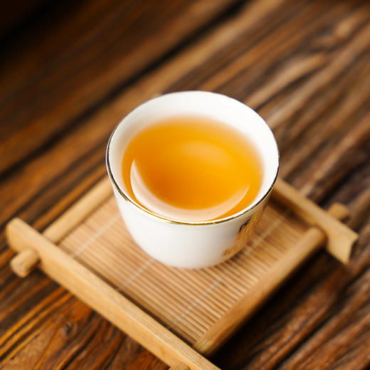 【张锦串私藏饼 勐海正山】掌柜个人仓库私藏好茶 勐海正山的本真味道 2015年春茶勐海茶区布朗山古树普洱茶生茶茶饼357g 商品图3