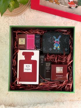 B120324暖心圣诞节礼物～香水+口红+睫毛膏+钱包礼盒