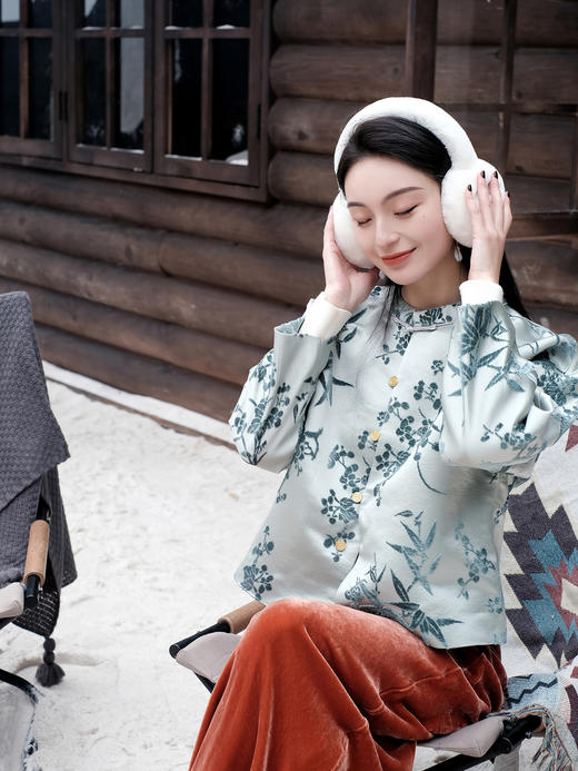 盛唐牡丹| 月白蓝梅兰竹菊漳缎外套 商品图1