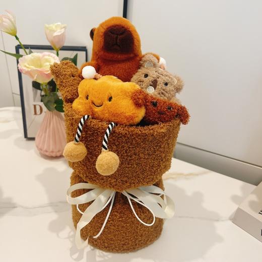 【圣诞好礼！玩偶花束，可爱浪漫】卡皮巴拉玩偶花束 圣诞节送女友闺蜜 卡通小熊毛绒公仔 成品娃娃花束-QQ 商品图7