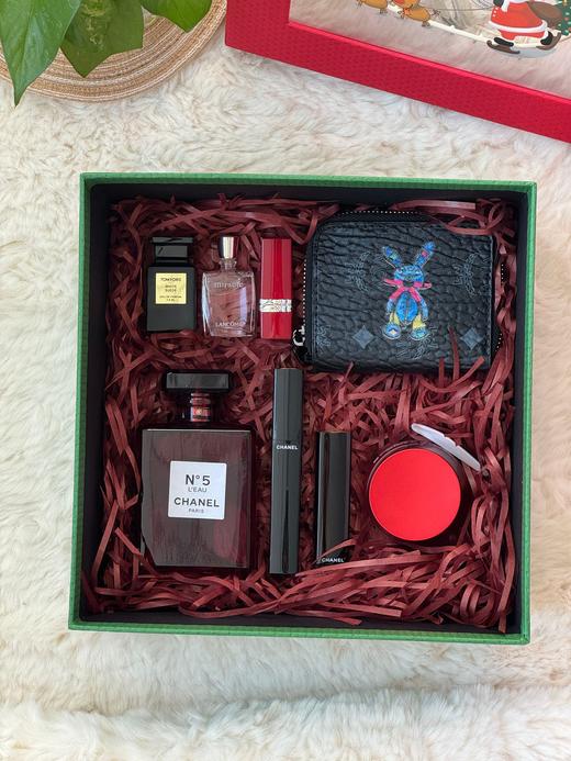 B120324暖心圣诞节礼物～香水+口红+睫毛膏+钱包礼盒 商品图3