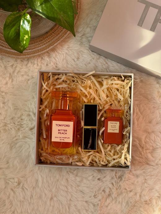 B120330新一代表白利器~苦桃香水50ml+16#口红圣诞节礼盒 商品图2