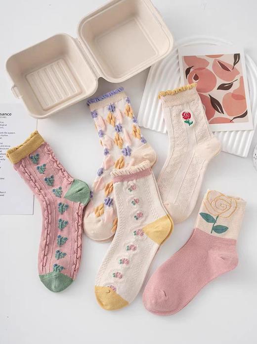 秋日甜美中筒女袜 商品图1