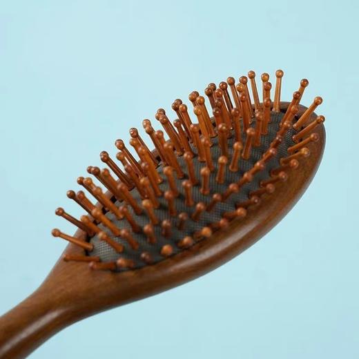 平价优选：传级金丝绿檀香木碳化竹齿气垫按摩梳，按摩头部经络按摩梳 商品图3