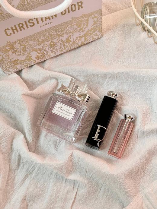 B120325复古摩登的限定包装！满满都是热烈浪漫的爱意～香水口红白金礼盒 商品图7