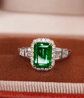 1.29ct刻面祖母绿戒指