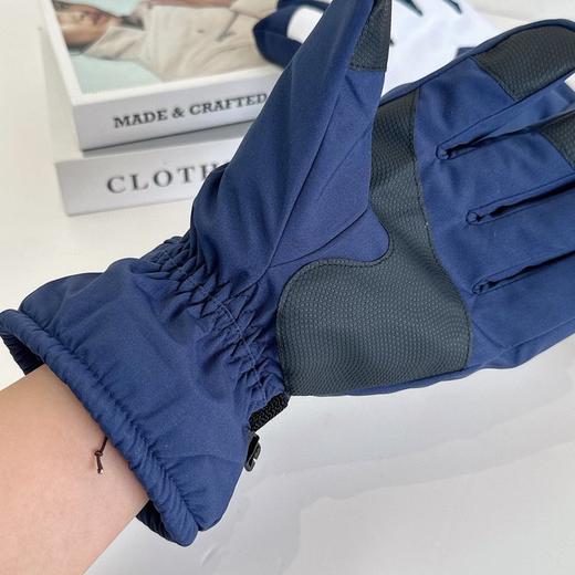 💥秋冬出行必备好物❗❗防风保暖加绒可触屏手套仅需29.9💰保暖！触屏！防水防风❗✅面料涤纶+耐低温材料，抗风防滑耐磨 ✅内里加绒加厚，亲肤保暖，超强蓄热 👍全家必备，一副手套在手，冬天出门不愁❤ 商品图5