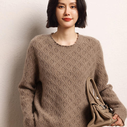 【高货QJ】全新升级【铂金会员413/天猫559/差价146】(33817) 洛诗琳2024秋冬新款针织打底衫女士长袖宽松显瘦羊绒衫 商品图4
