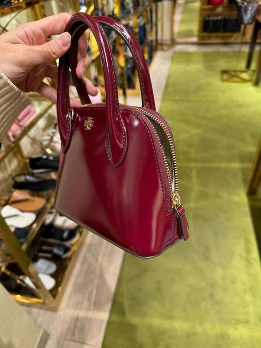 ¥1599🇺🇸漆皮新款TB新款Emerson迷你贝壳包😍超可爱的迷你贝壳包～ 可以放得下plus手机容量🉑️！ 商品图1