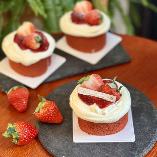 酸奶草莓卷 商品图0