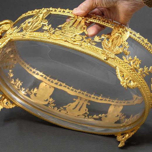 独角鹿西洋古董 19世纪末法国出品帝政风格女神与天鹅主题铜鎏金精雕装饰水晶果盘 商品图2