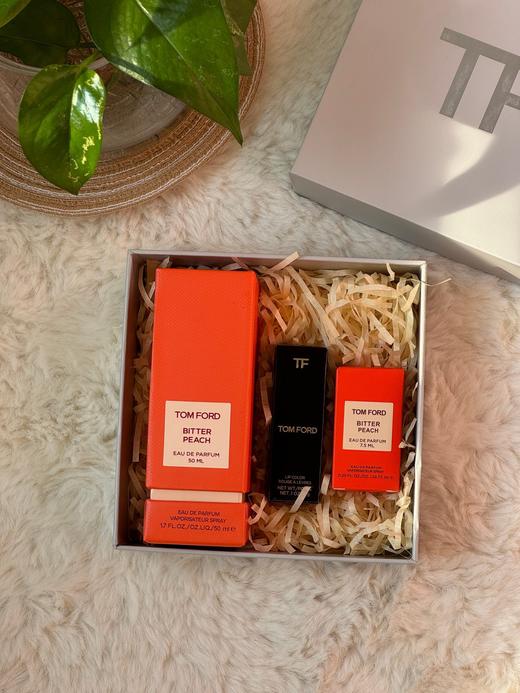 B120330新一代表白利器~苦桃香水50ml+16#口红圣诞节礼盒 商品图5