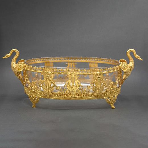 独角鹿西洋古董 19世纪末法国出品帝政风格女神与天鹅主题铜鎏金精雕装饰水晶果盘 商品图0