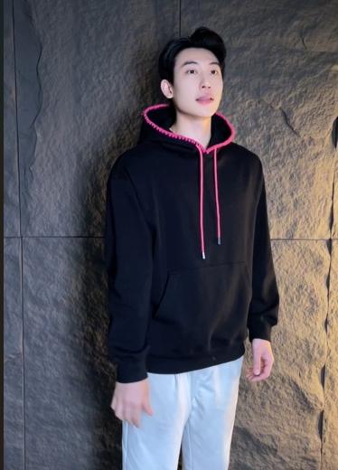 WY727秋冬季新款时尚个性韩版撞色抽绳连帽长袖卫衣情侣宽松百搭上衣 商品图0