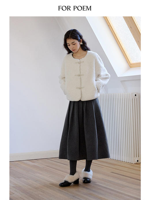ForPoem 现货 24/FW原创设计新中式盘扣羊毛皮毛一体短款外套 商品图1