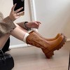 【透梦复古西部牛仔中筒靴】 ✔️V型靴口，🦶显腿直显腿细显脚小，修饰腿型，拉伸身材比例感 ✔️特有西部元素图案，经典复古潮流休闲百搭 ✔️超软PU材质，圆形鞋头，舒适好穿不磨脚 商品缩略图3