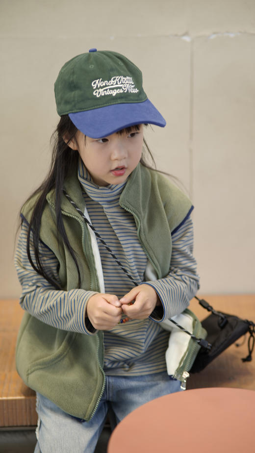 【RUNRUNGO柔软摇粒绒撞色马甲】 🔥最大亮点就是手感！✨秒杀市面其他摇粒绒， 😍质感好到没话说，摸起来软软弹弹，像撸猫🐱~ 商品图4