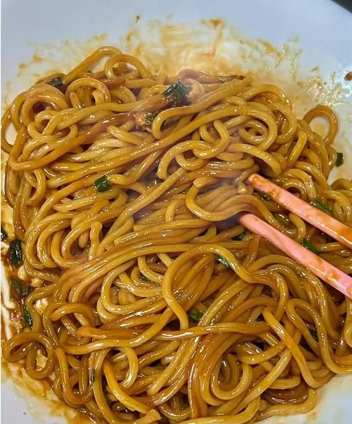 🌈【冠珠牌浓香花生酱2罐】✅传统石磨工艺，🤤口感绵软顺滑✅新鲜原料，✅配料简单👏只有花生仁✅吃法多样，香气怡人✅天然高钙、✨老少皆宜 商品图3