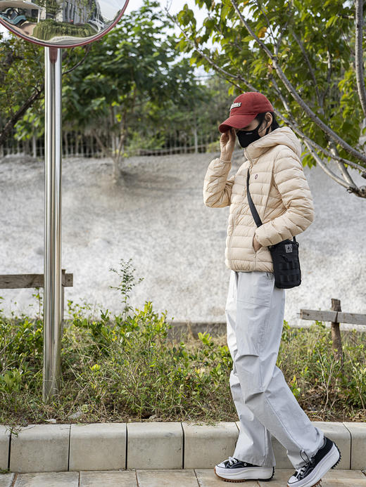 轻薄款白鸭绒  上身没有重量但是很保暖 秒杀价！白鸭绒 防风防水防撕裂防钻绒的科技面料，内里填充 90白鸭绒极高的蓬松度600+晾晒拍打立竿见影 真正的 纯 90白鸭绒 商品图12