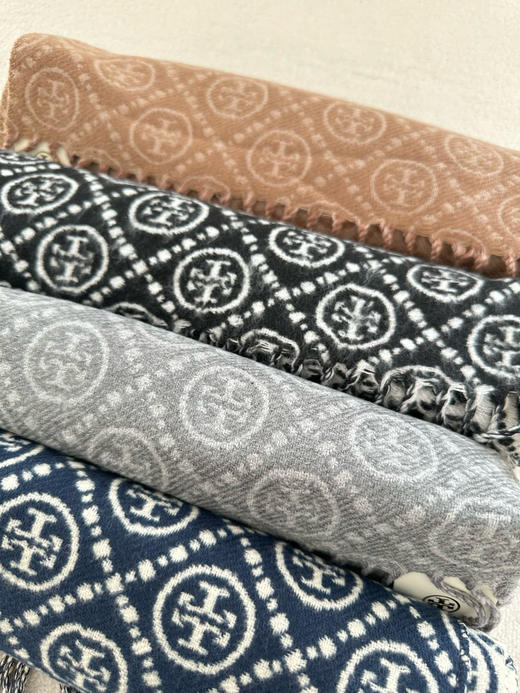 【收尾】去年的老款 今年专柜继续卖 咱们也继续 推荐必收款 TB 满印羊毛棉 双面提花 混纺围巾 冬款 商品图3