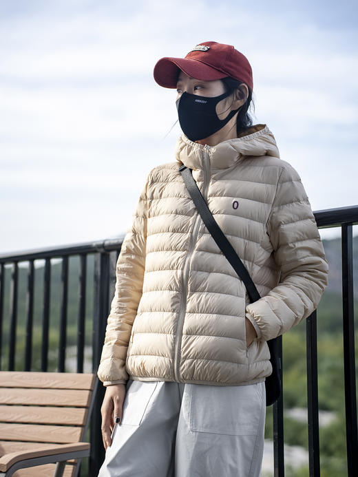 轻薄款白鸭绒  上身没有重量但是很保暖 秒杀价！白鸭绒 防风防水防撕裂防钻绒的科技面料，内里填充 90白鸭绒极高的蓬松度600+晾晒拍打立竿见影 真正的 纯 90白鸭绒 商品图9