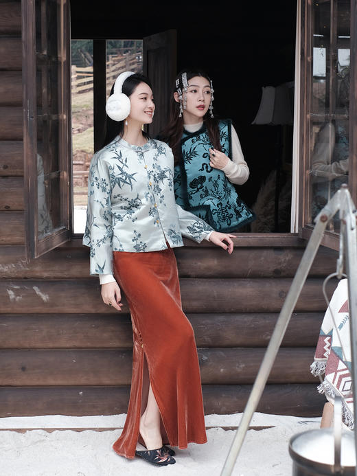 盛唐牡丹| 月白蓝梅兰竹菊漳缎外套 商品图5