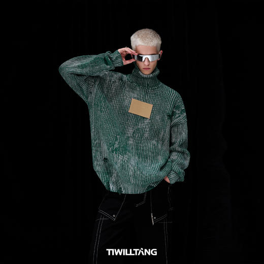 启世录TIWILLTANG“锓烛灵构”定制皮标烫银高领破坏毛衣 商品图2