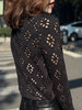 TYNVIE 木耳边领口通花长袖上衣 - 黑色 商品缩略图3