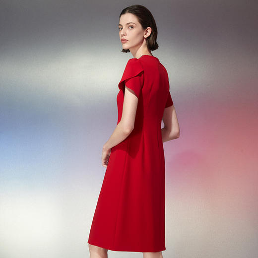 EITIE爱特爱夏季新款气质优雅晚礼服女连衣裙7777403 商品图4