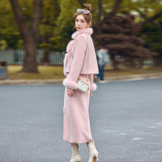 小香范套装裙气质名媛新中式国风复古刺绣狐狸毛羽绒服两件套 商品图3