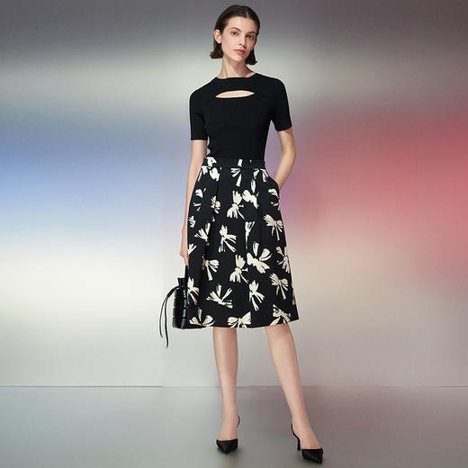 EITIE爱特爱春季新款镂空紧身收腰针织衫上衣7701402 商品图1