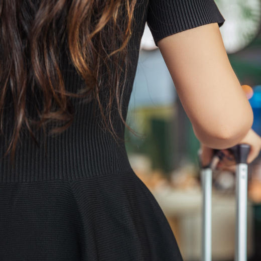 【林栖设计小店】优雅毛织连衣裙小黑裙肌理感复古修身显瘦2025春季新品长裙女1951063 商品图5