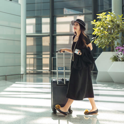 【林栖设计小店】优雅毛织连衣裙小黑裙肌理感复古修身显瘦2025春季新品长裙女1951063 商品图4