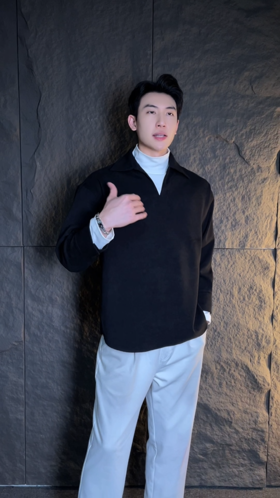 WY654新款时尚个性黑白撞色立领假两件卫衣休闲宽松百搭上衣潮