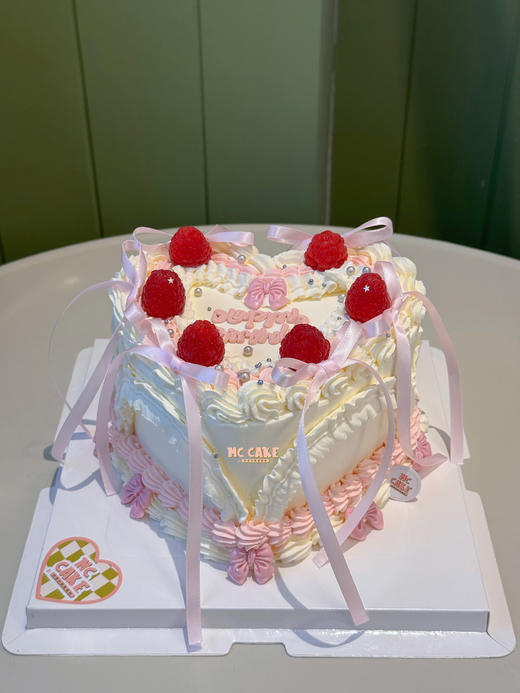 爱心洛丽塔裱花蛋糕 商品图0