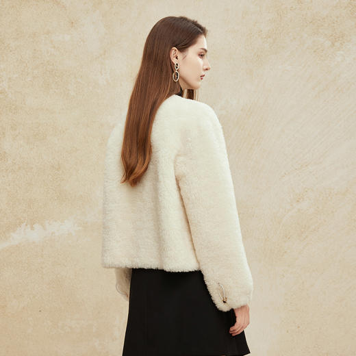 PH118斯尔丽2024冬季新款高级感羊剪绒短款时尚女式外套 商品图5