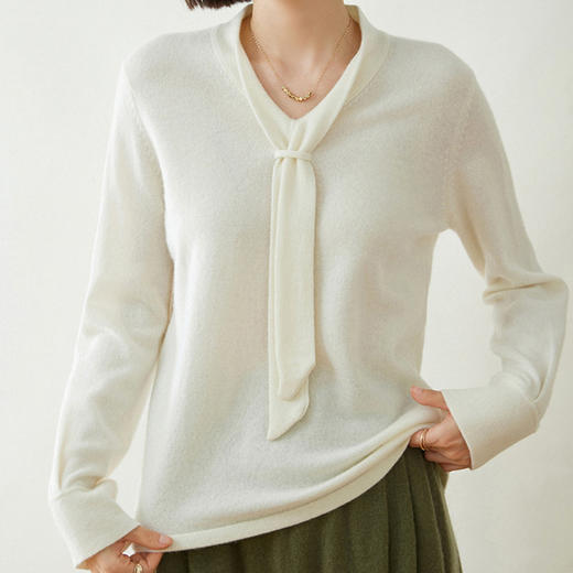 【高货QJ】全新升级【铂金会员441/天猫599/差价158】(34730) 洛诗琳自带飘带baby小山羊绒女V领宽松针织减龄羊绒针织衫 商品图1