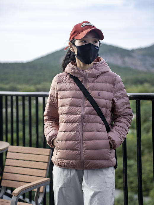 轻薄款白鸭绒  上身没有重量但是很保暖 秒杀价！白鸭绒 防风防水防撕裂防钻绒的科技面料，内里填充 90白鸭绒极高的蓬松度600+晾晒拍打立竿见影 真正的 纯 90白鸭绒 商品图6