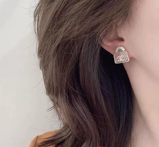 香奈儿24春夏最新款绝美系列包包耳钉（XTY） 商品图11