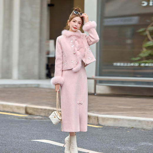 小香范套装裙气质名媛新中式国风复古刺绣狐狸毛羽绒服两件套 商品图0