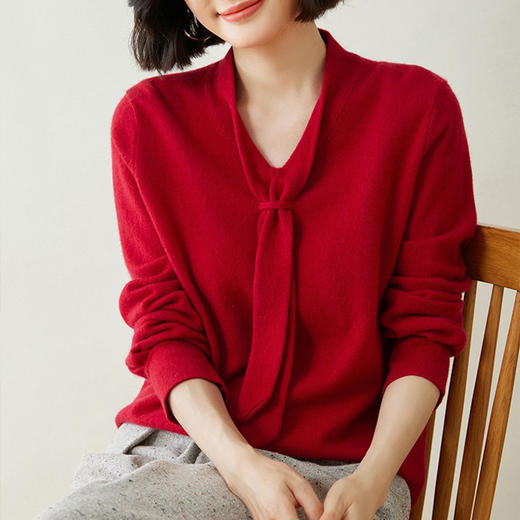 【高货QJ】全新升级【铂金会员441/天猫599/差价158】(34730) 洛诗琳自带飘带baby小山羊绒女V领宽松针织减龄羊绒针织衫 商品图3